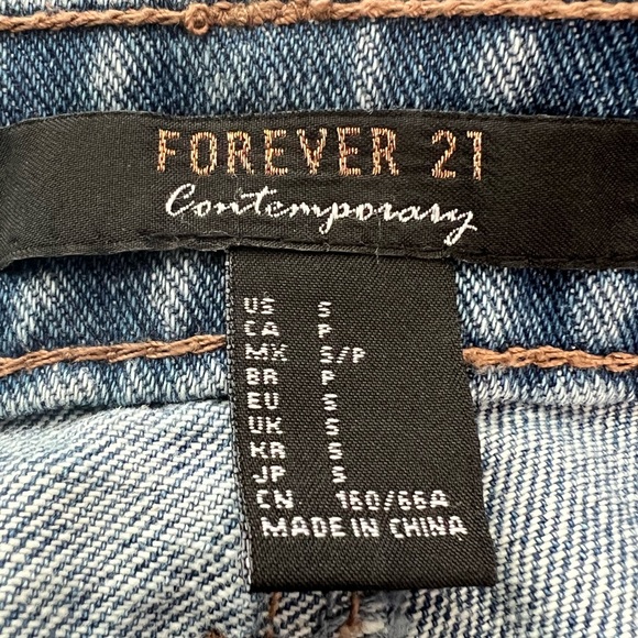 Forever 21 Distressed Skinny Jeans with Raw Chainlink Hem Sz S - Picture 6 of 7